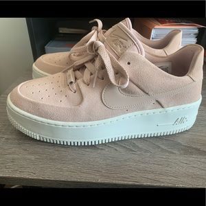 Nike AF1 Sage Low in Pink